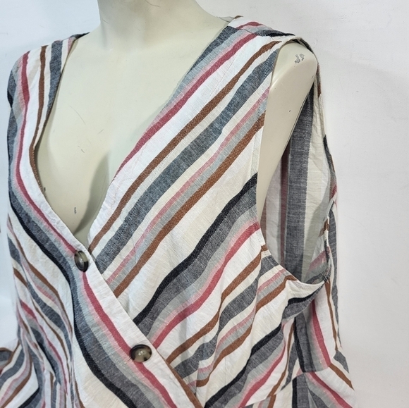 NWT Love & Legend Patterned Blouse - Picture 3 of 8